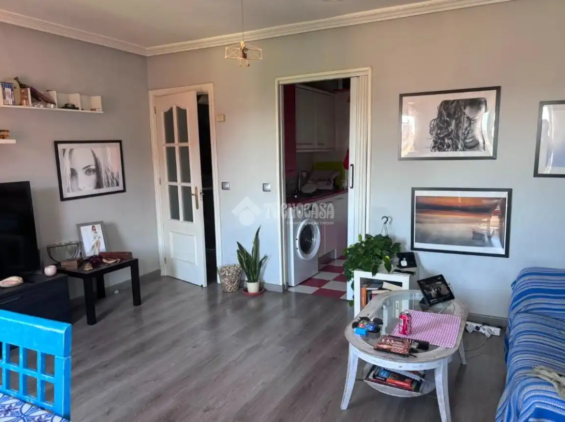 Living room of Flat for sale in Valdemoro  with Air Conditioner, Heating and Community pool