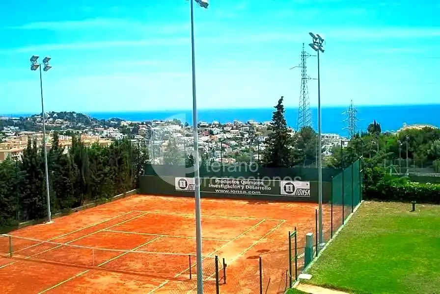 Außenansicht von Haus oder Chalet zum Verkauf in Málaga mit Klimaanlage, Heizung und Privatgarten