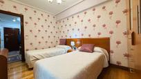 Bedroom of Flat for sale in Getxo 