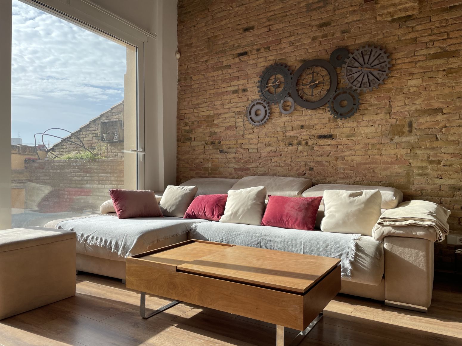 Living room of Flat for rent in  Valencia Capital  with Air Conditioner, Terrace and Furnished