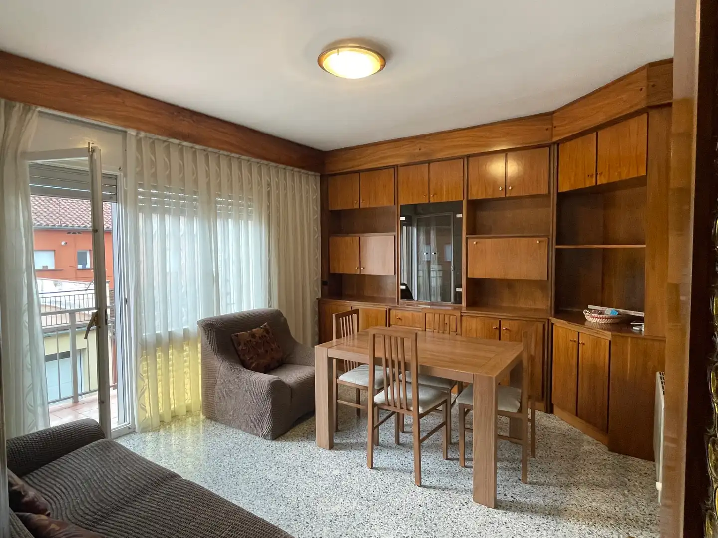 Sala de estar de Casa o chalet en venta en Olot con Aire acondicionado, Calefacción y Jardín privado