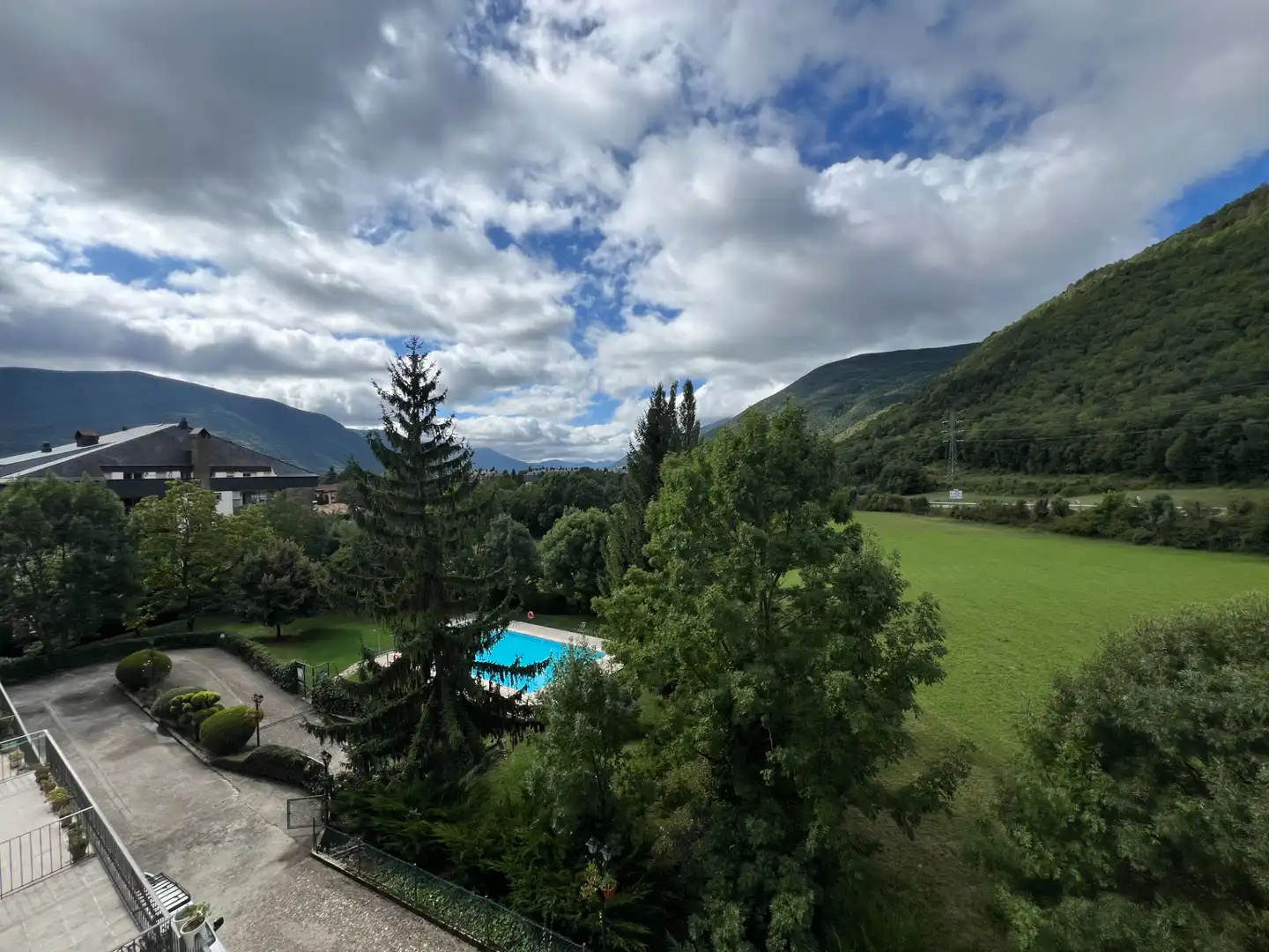 Vista exterior de Ático en venta en Biescas