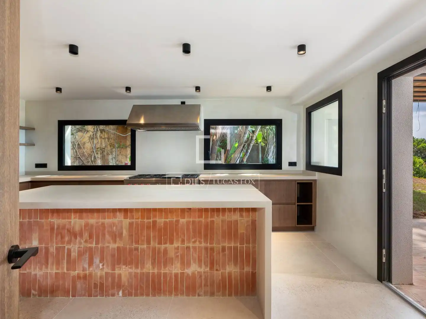 Küche von Haus oder Chalet zum Verkauf in Lloret de Mar mit Klimaanlage, Heizung und Privatgarten