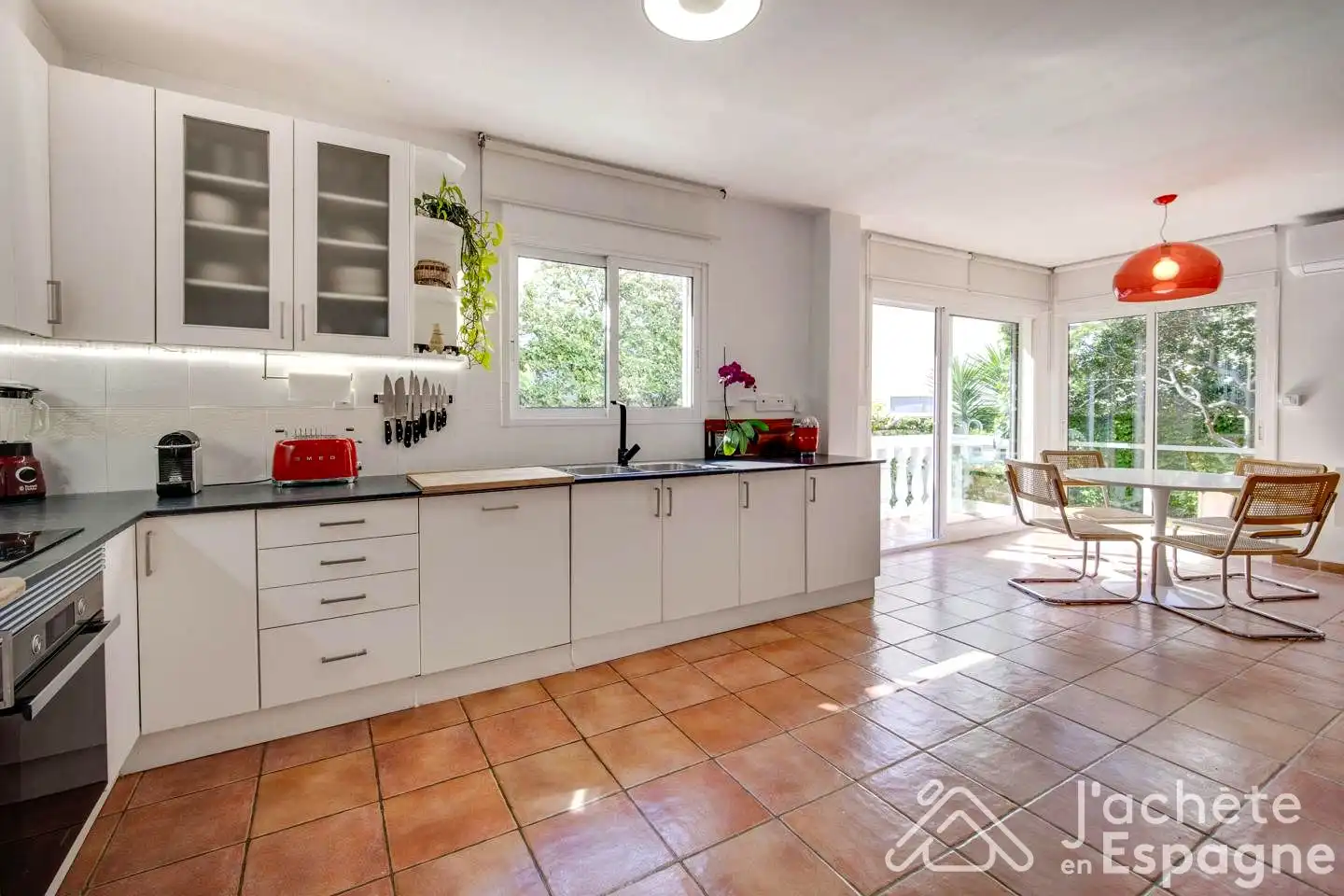 Cuina de Casa o xalet en venda en Vinaròs amb Aire condicionat, Jardí privat i Terrassa