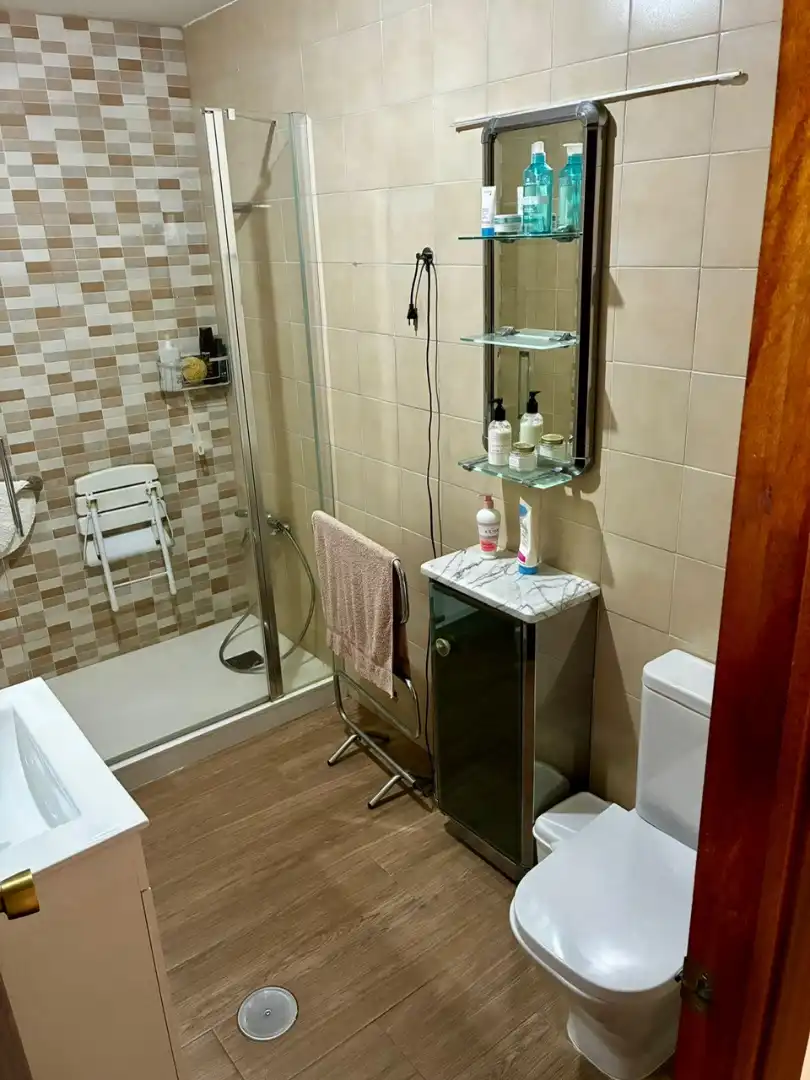 Baño de Piso en venta en Cádiz con Terraza y Amueblado