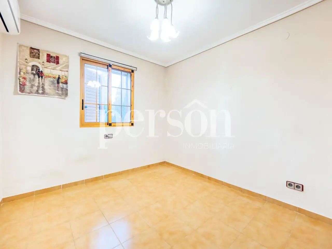 Dormitori de Casa o xalet en venda en Paterna amb Aire condicionat, Terrassa i Moblat