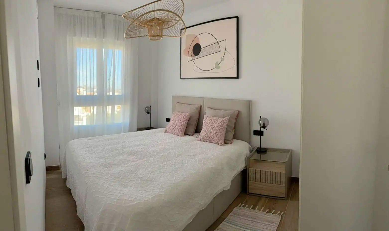 Schlafzimmer von Wohnungen zur Miete in Torrevieja mit Klimaanlage, Terrasse und Abstellraum