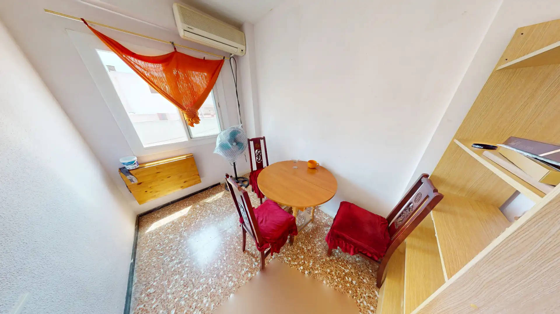 Comedor de Piso en venta en Alicante / Alacant con Amueblado y Balcón