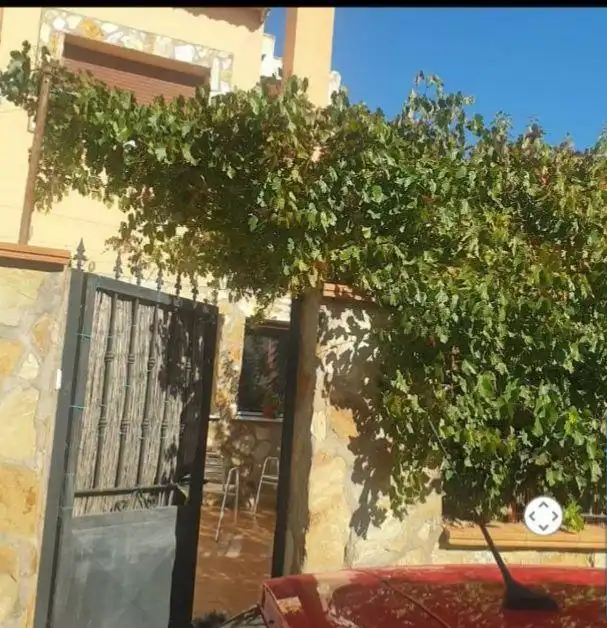 Jardí de Casa o xalet en venda en Fuente de Pedro Naharro amb Calefacció i Moblat