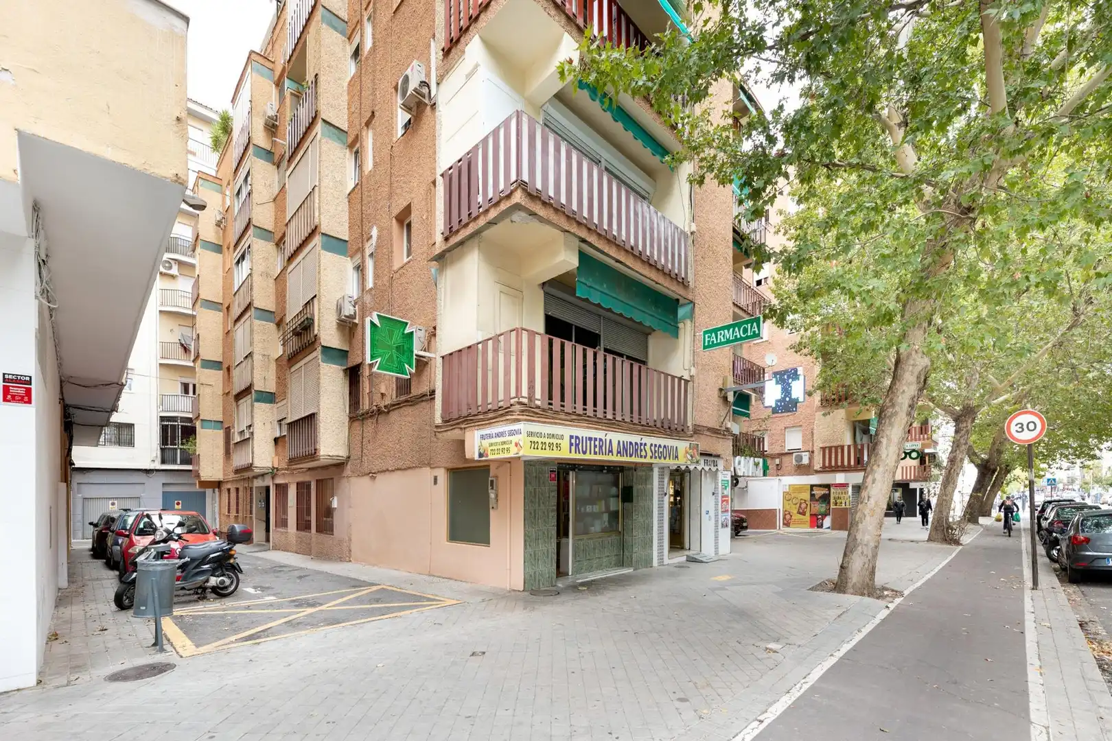 Vista exterior de Pis en venda en Granada amb Aire condicionat, Calefacció i Terrassa