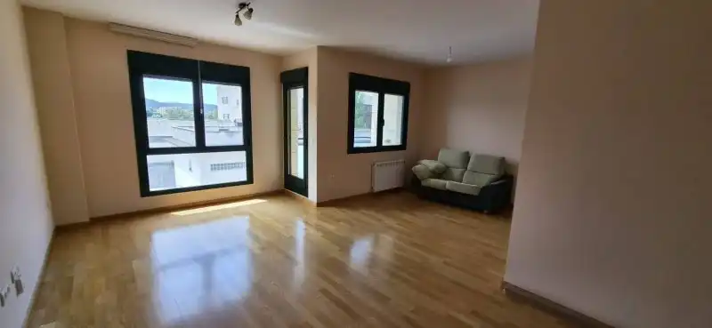 Sala d'estar de Pis en venda en Plasencia amb Aire condicionat, Calefacció i Jardí privat