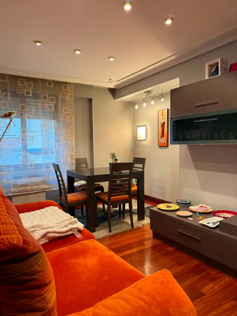 Comedor de Piso en venta en Barakaldo  con Calefacción, Parquet y Amueblado