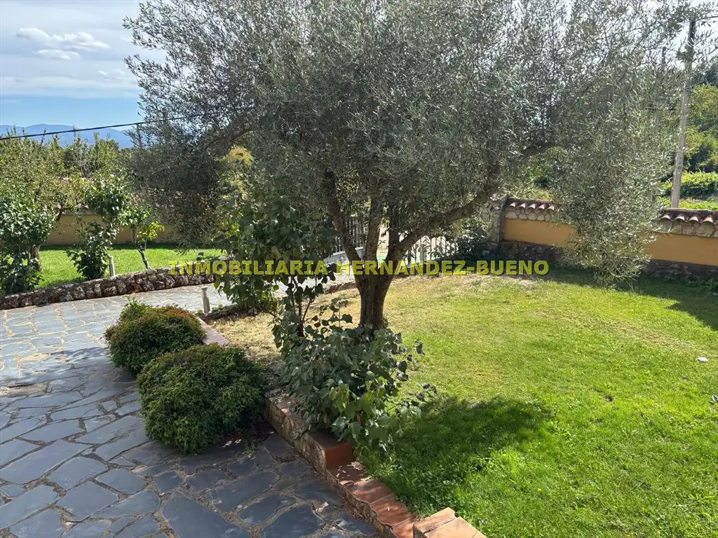 Jardí de Casa o xalet en venda en Sequeros amb Calefacció, Jardí privat i Terrassa