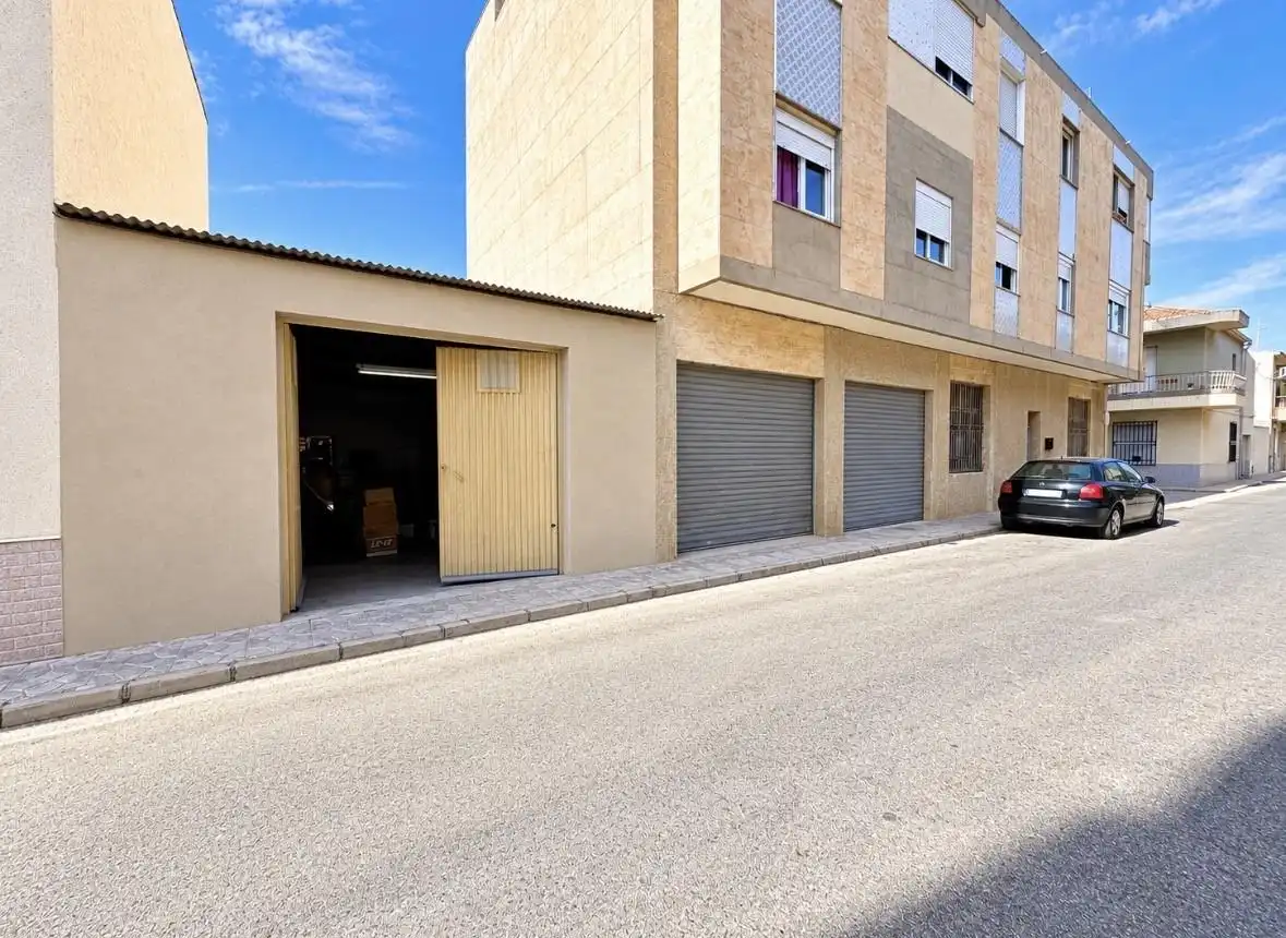 Vista exterior de Casa o xalet en venda en Orihuela amb Aire condicionat