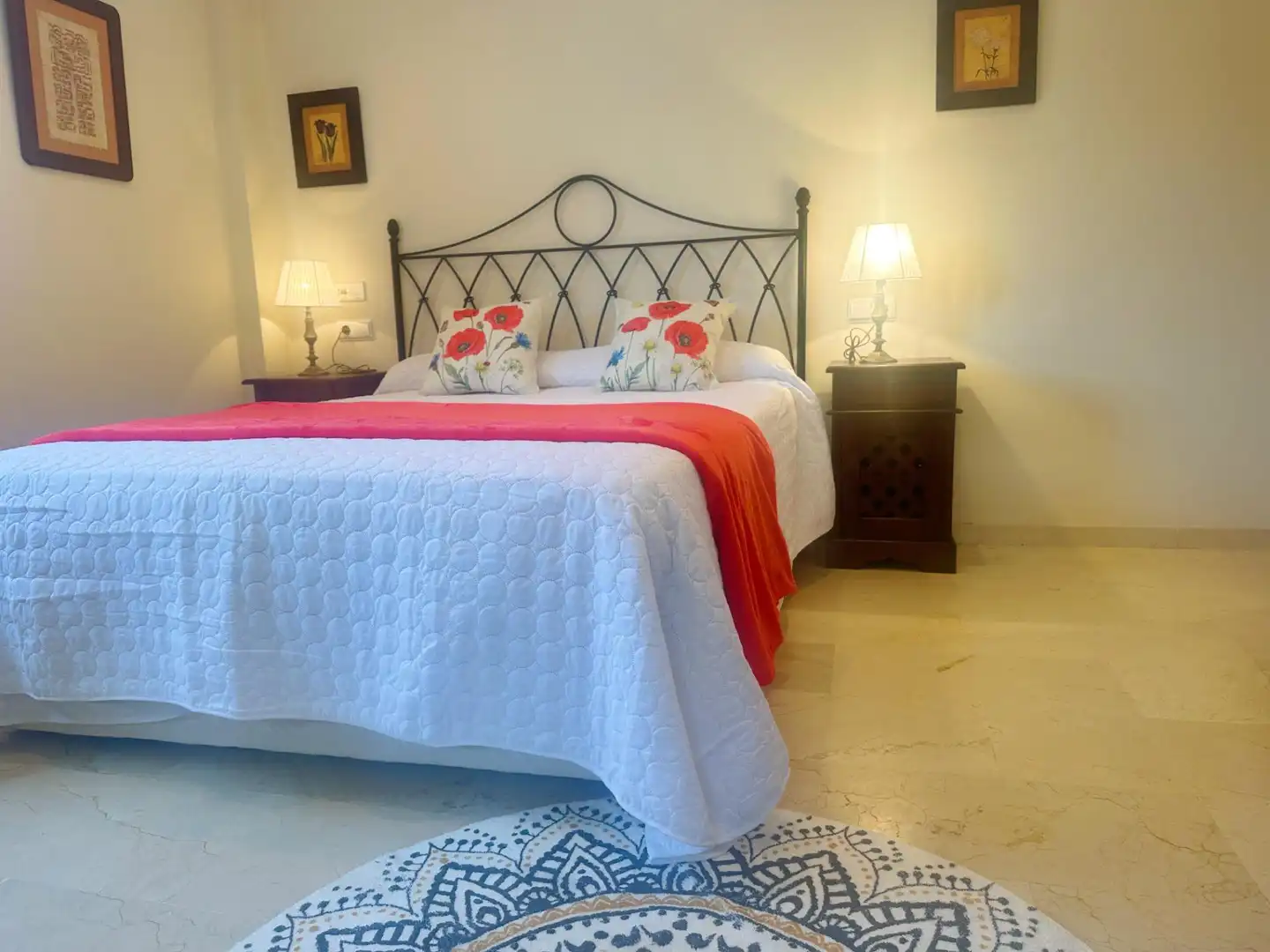 Schlafzimmer von Wohnungen zur Miete in Alicante / Alacant mit Klimaanlage, Heizung und Privatgarten