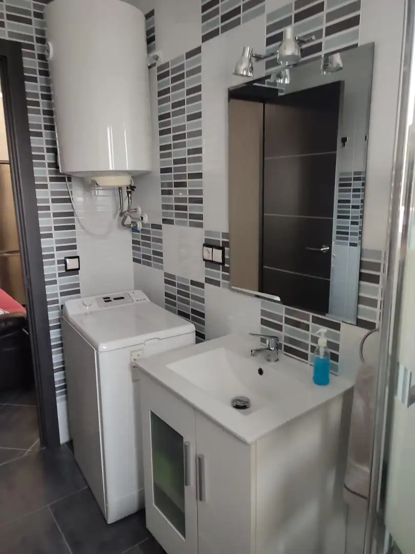 Baño de Apartamento en venta en Torremolinos con Aire acondicionado, Calefacción y Amueblado