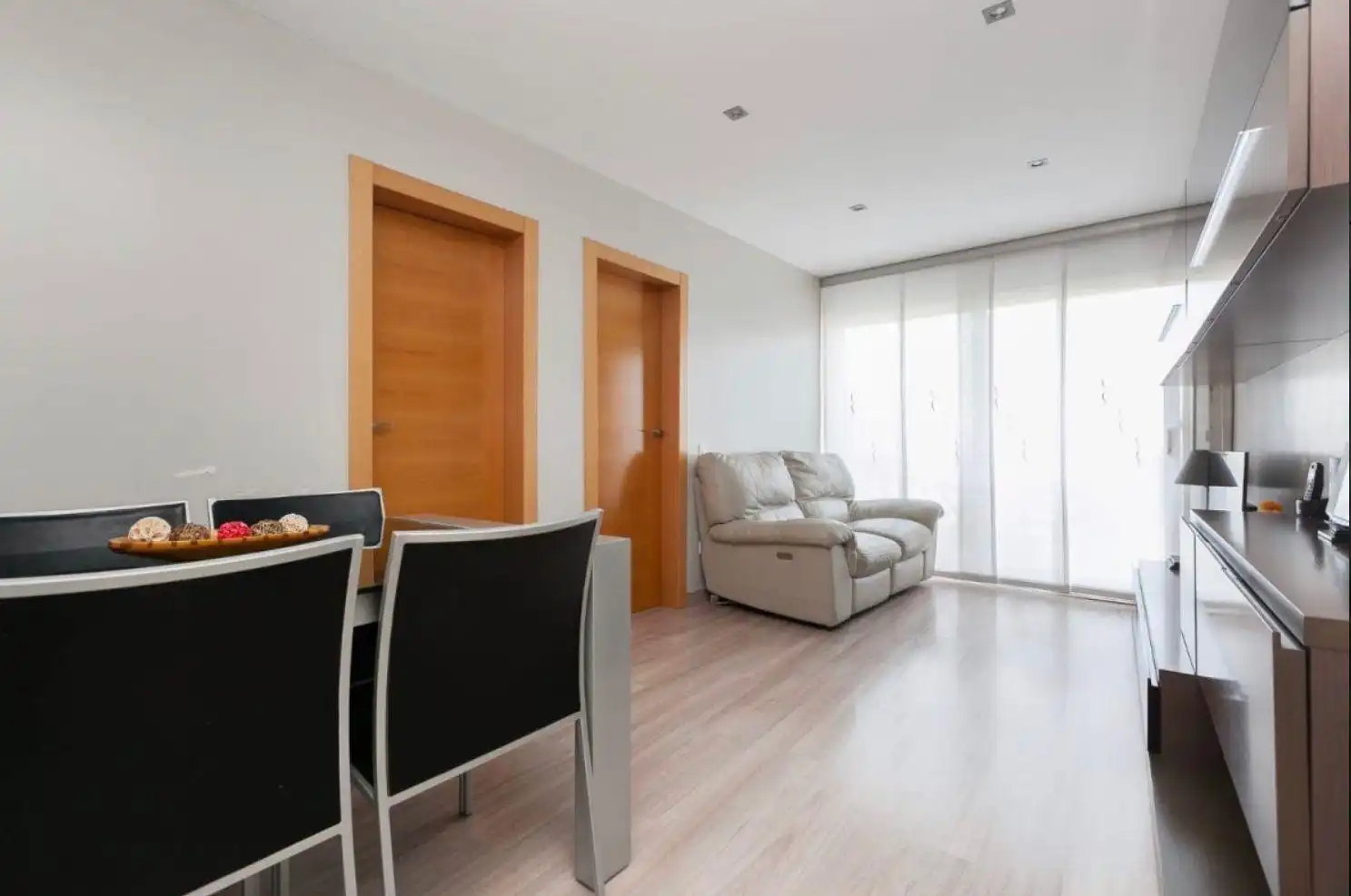 Flat with terrace for sale in Avenida CORTS CATALANES, imagen 2