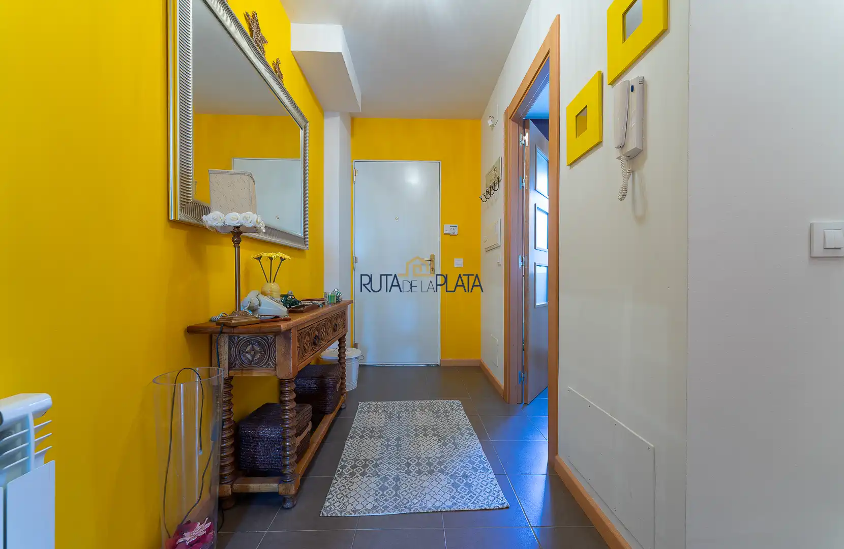Casa adosada en venta en Roales con Calefacción, Jardín privado y Alarma
