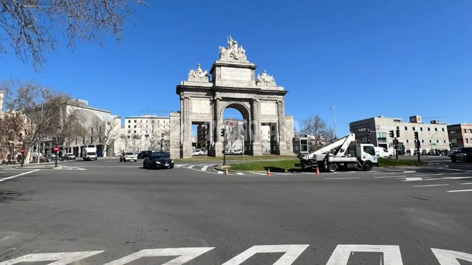 Vista exterior de Piso en venta en  Madrid Capital