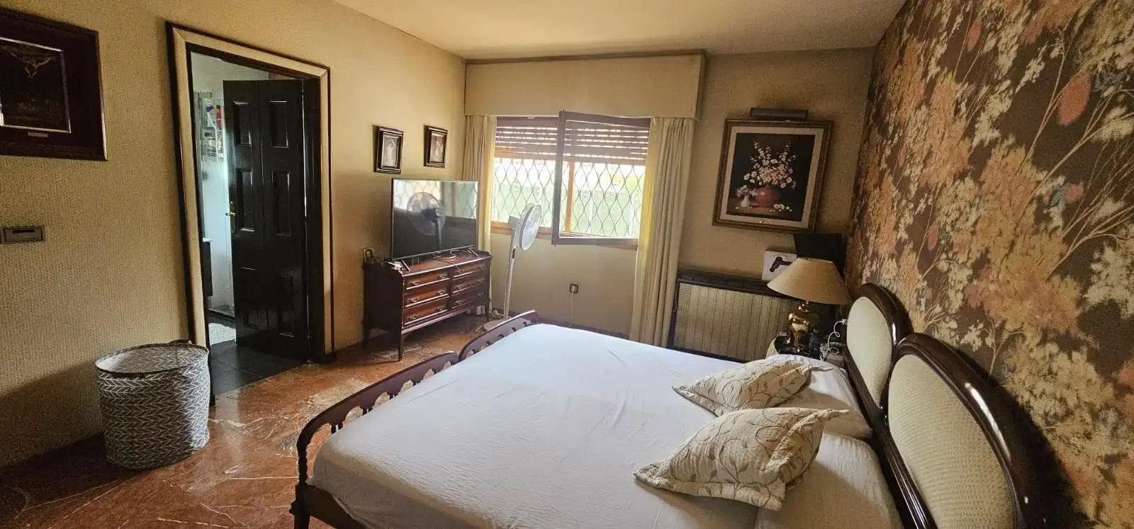 Dormitori de Casa o xalet en venda en Mutxamel amb Jardí privat, Piscina i Moblat