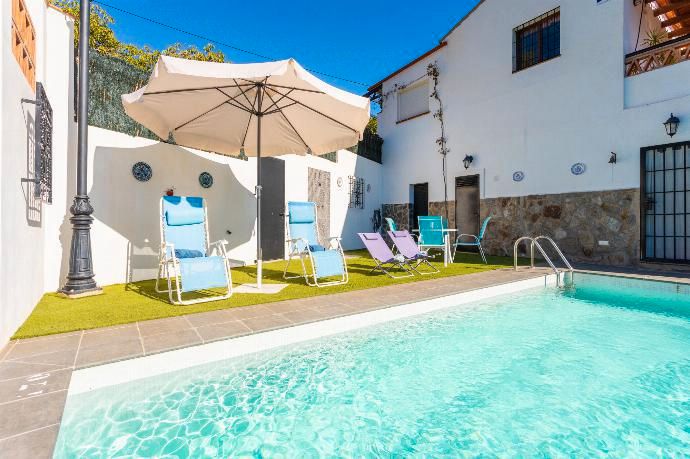 Piscina de Finca rústica en venda en Torrox amb Aire condicionat, Calefacció i Jardí privat