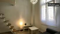 Living room of Flat to rent in  Madrid Capital  with Air Conditioner, Heating and Furnished