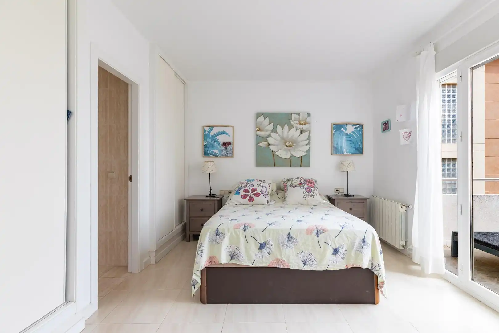 Dormitori de Casa o xalet en venda en Chiva amb Calefacció, Jardí privat i Terrassa