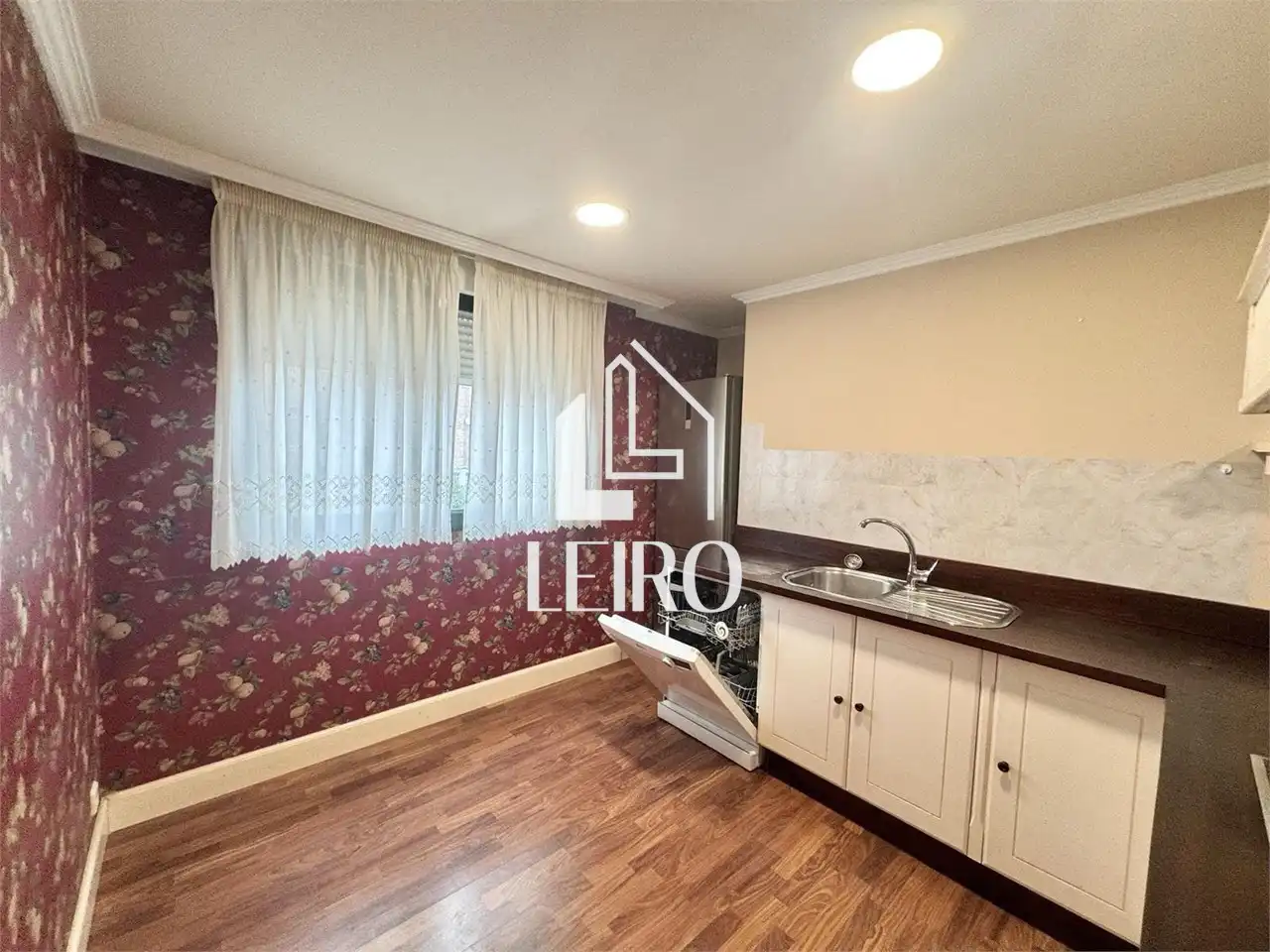 Cocina de Piso en venta en Vilagarcía de Arousa con Calefacción, Parquet y Trastero