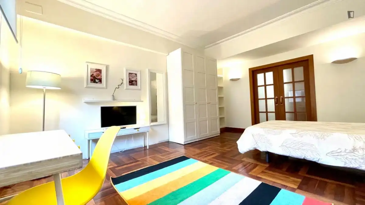 Room in Sabino Arana - Jesuitas