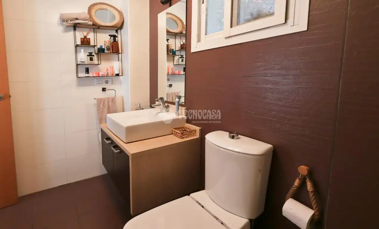 Badezimmer von Wohnung zum Verkauf in Sagunto / Sagunt mit Klimaanlage, Heizung und Balkon