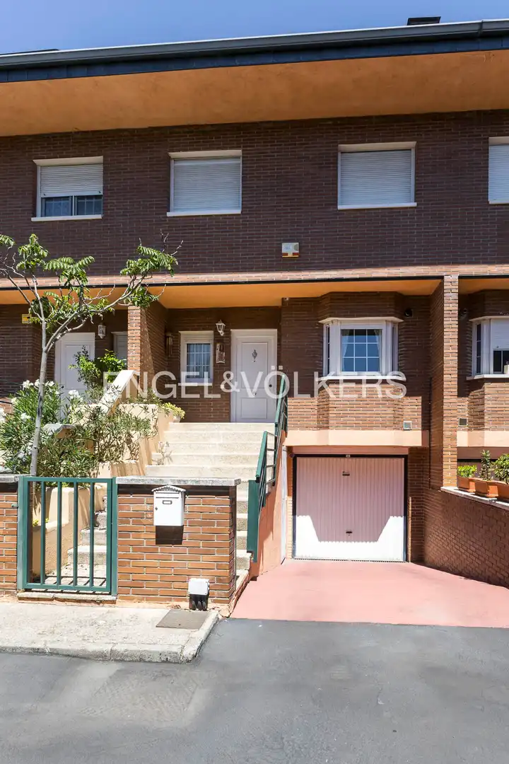 Exterior view of Detached homes for rent in Torrelodones  with Heating