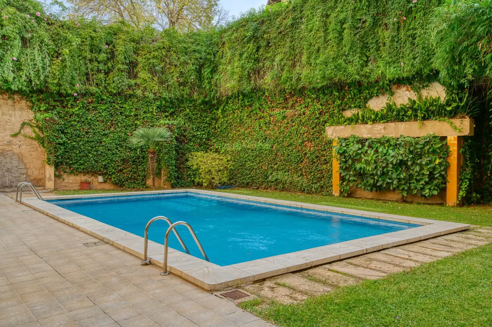 Piscina de Dúplex en venta en  Palma de Mallorca con Aire acondicionado, Calefacción y Jardín privado