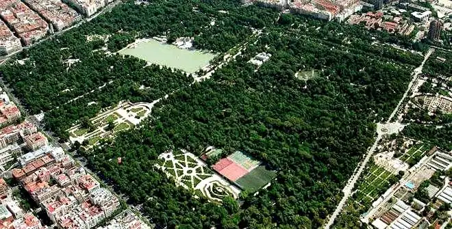 Garden of Office for rent in Madrid  with Air Conditioner, Heating and Storage room