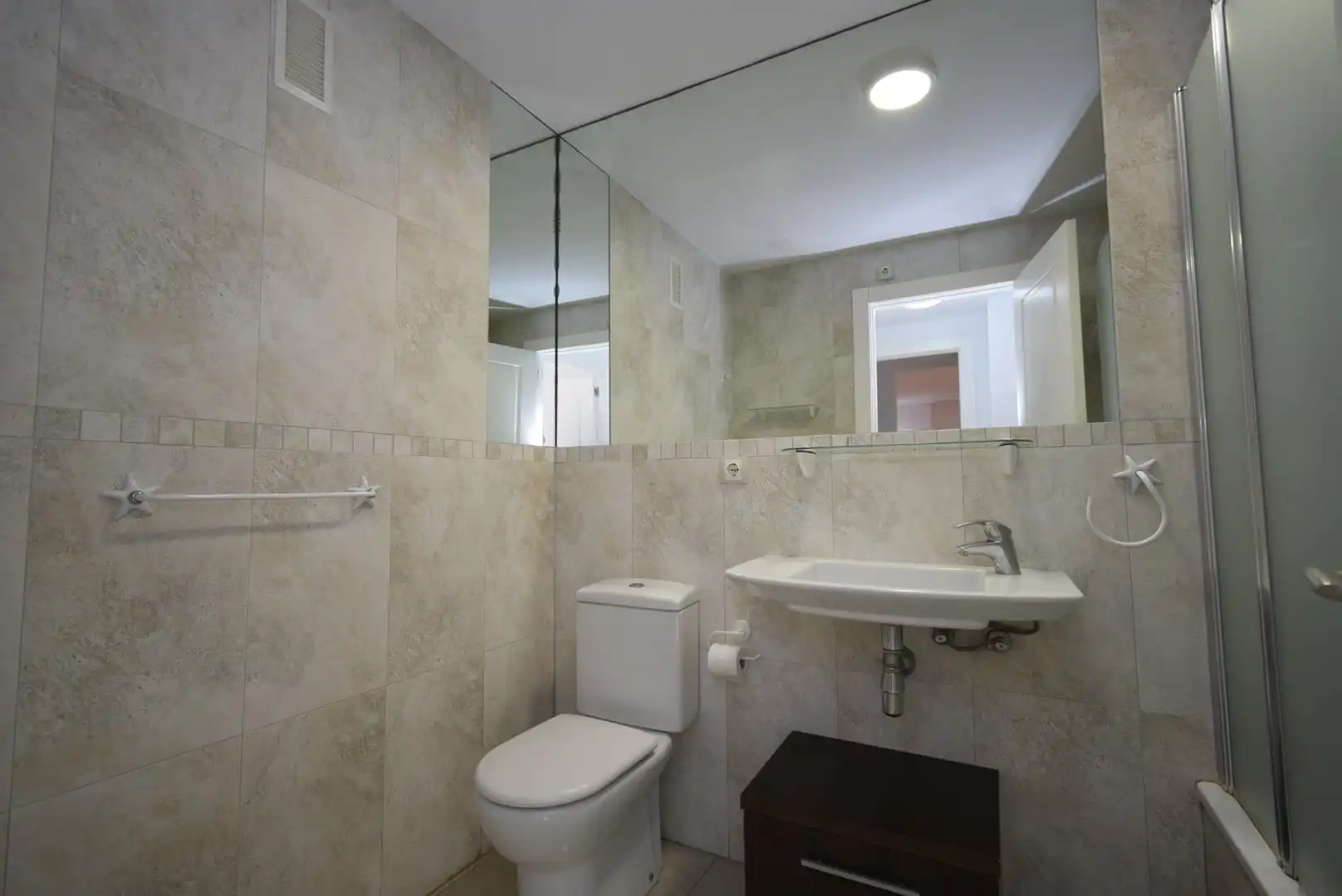 Baño de Apartamento en venta en Benidorm con Aire acondicionado, Calefacción y Jardín privado