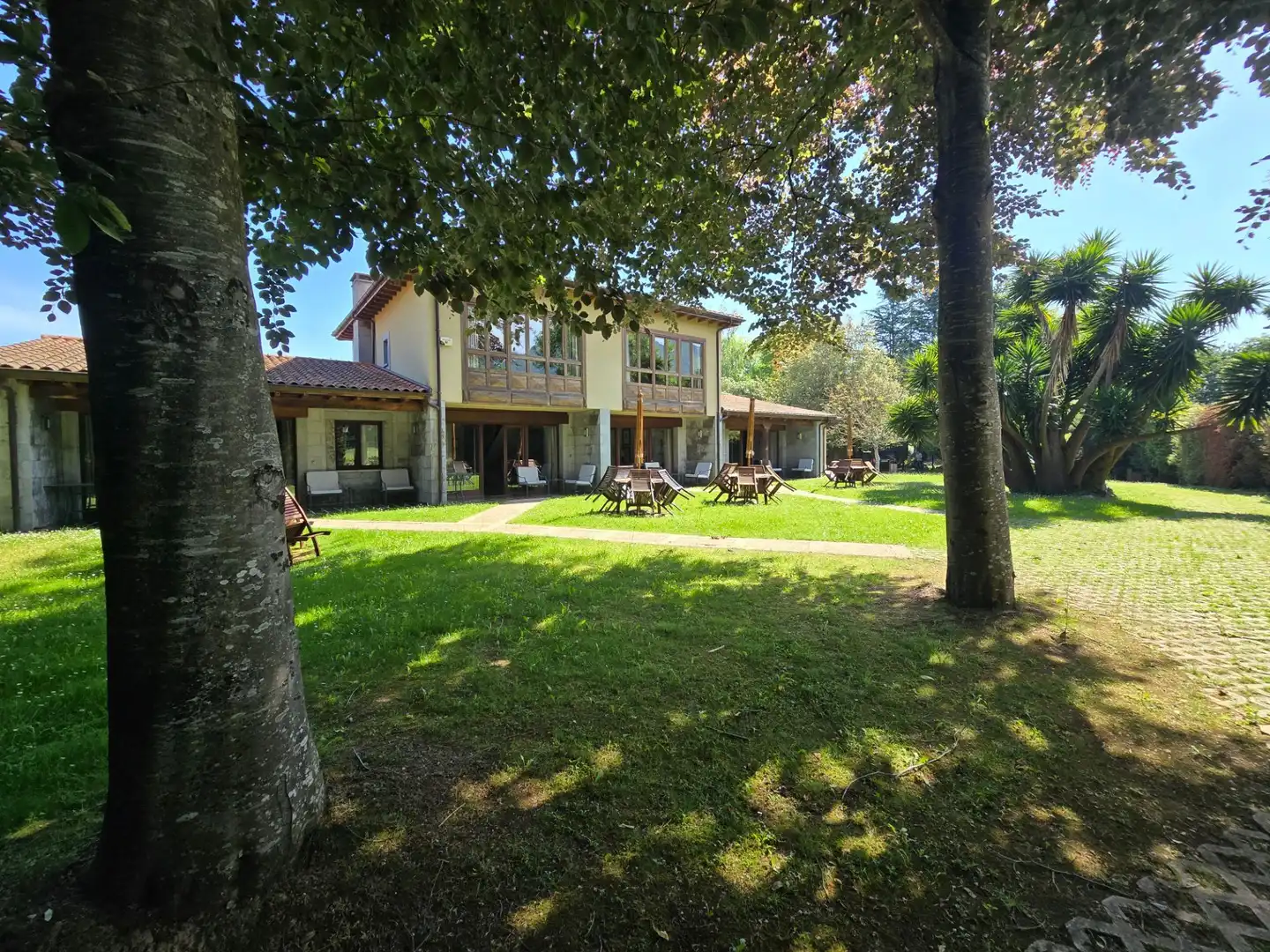 Vista exterior de Casa o xalet en venda en Llanes amb Calefacció, Jardí privat i Piscina