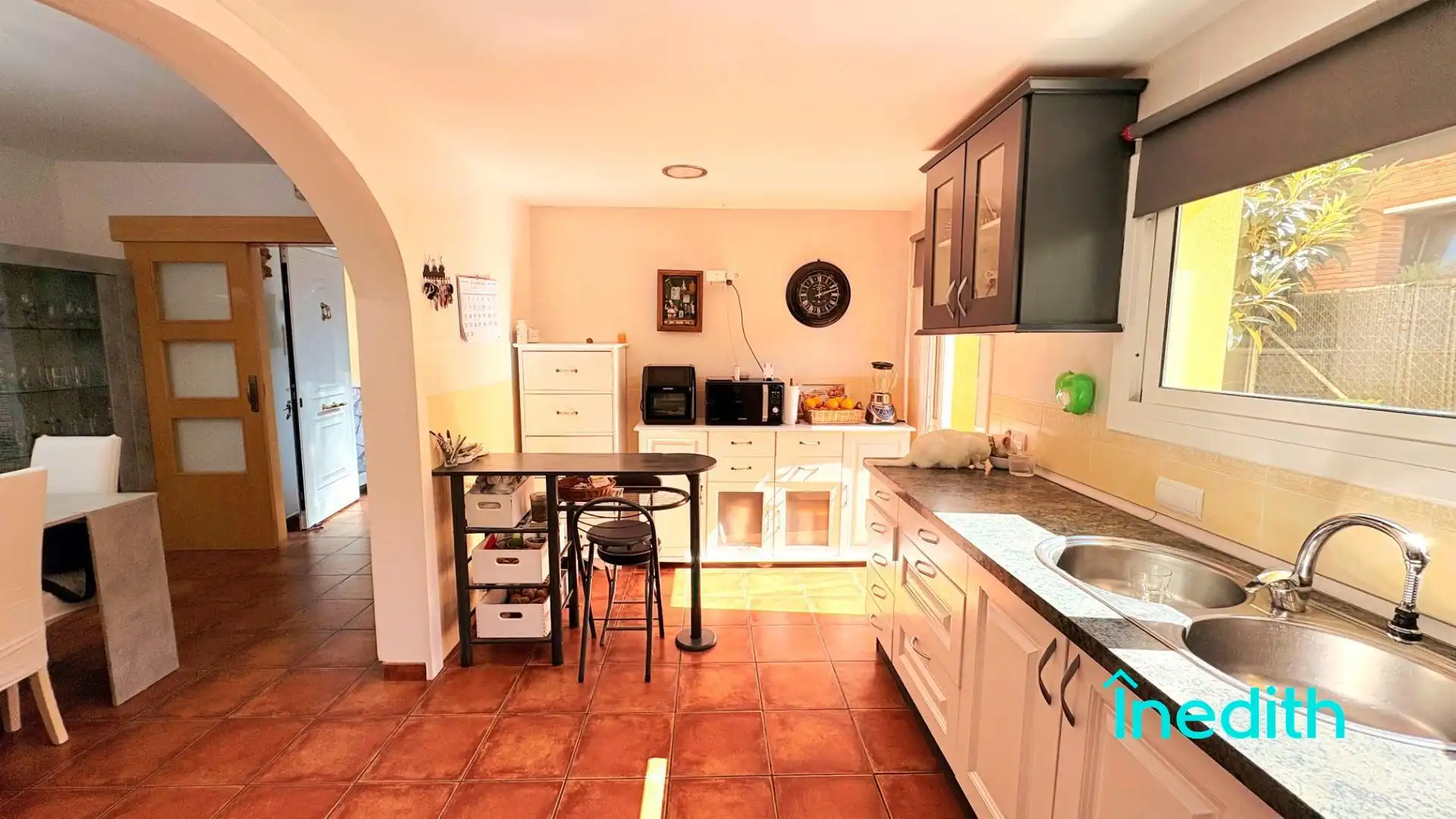 Cuina de Casa o xalet en venda en Cunit amb Aire condicionat, Calefacció i Jardí privat