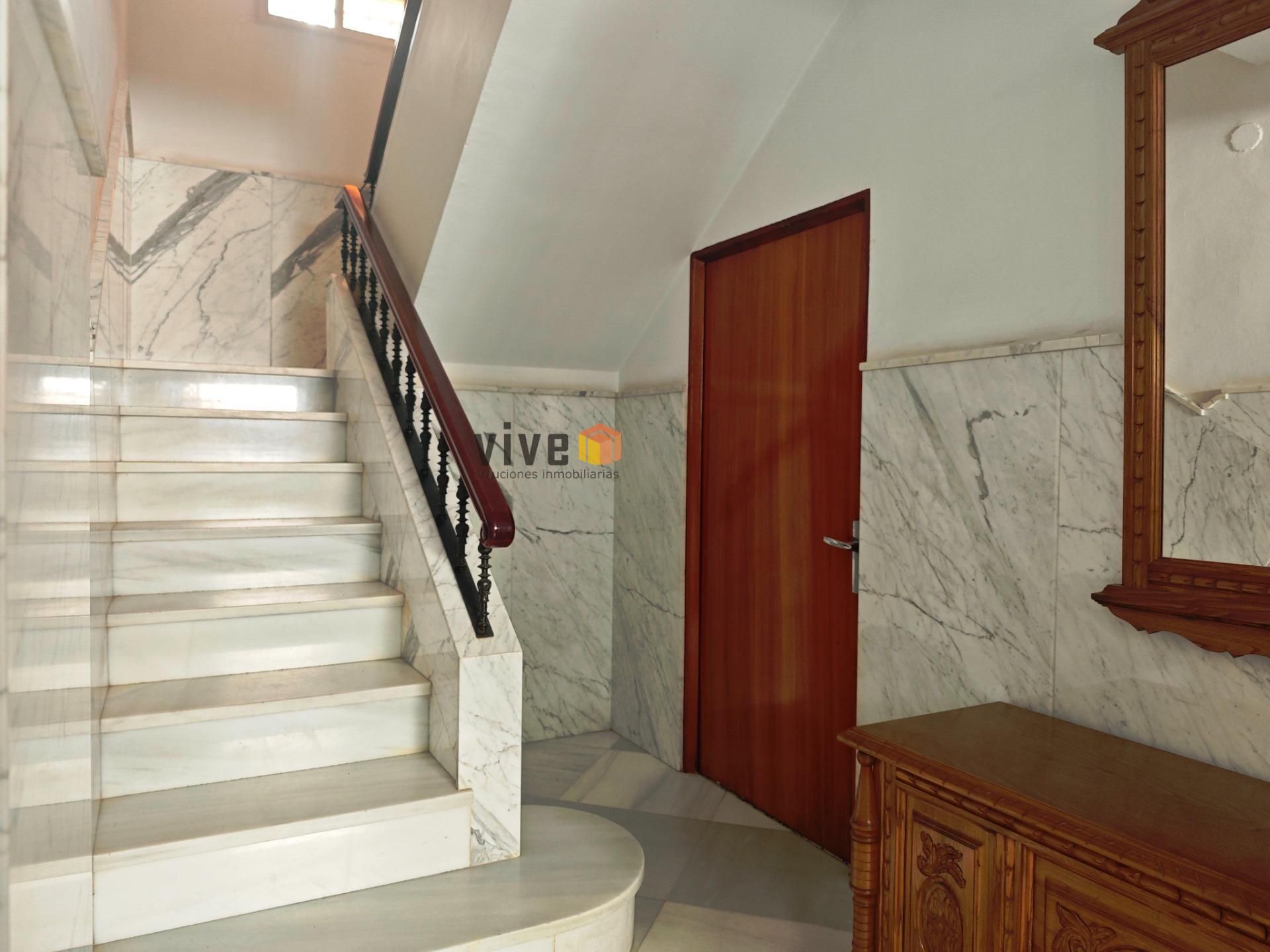 Single-family semi-detached for sale in  Sevilla Capital  with Air Conditioner, Heating and Terrace