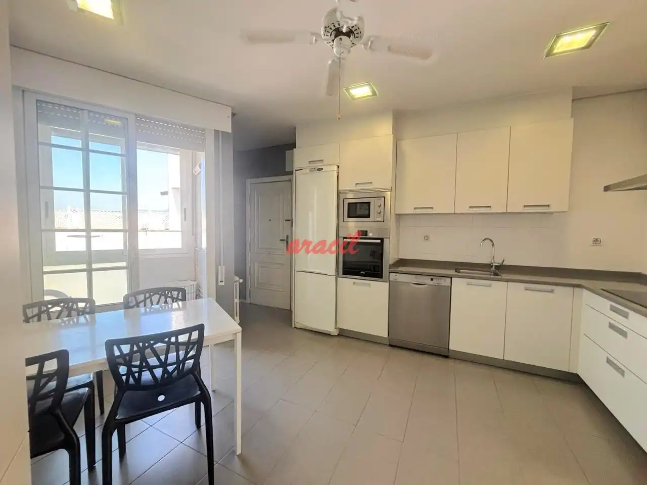 Cocina de Piso en venta en Ourense Capital  con Calefacción, Terraza y Balcón