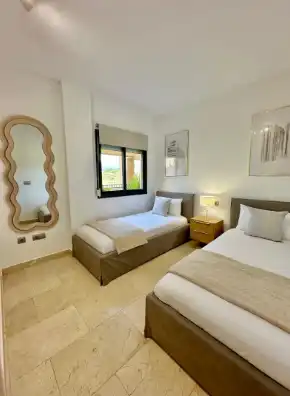 Bedroom of Flat for sale in Selwo