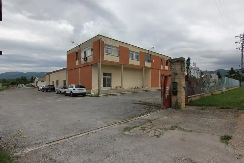 Vista exterior de Nave industrial en venta en Asparrena