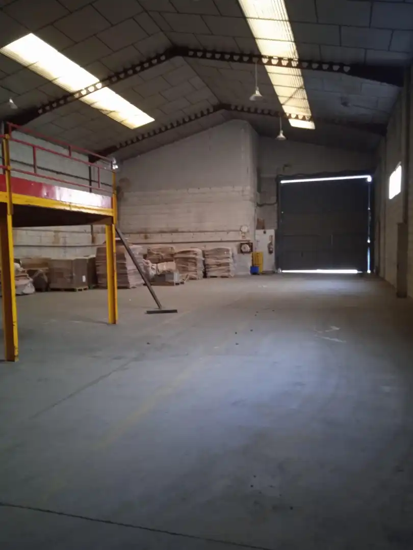 Industrial building to rent in Fuente del Jarro, imagen 5