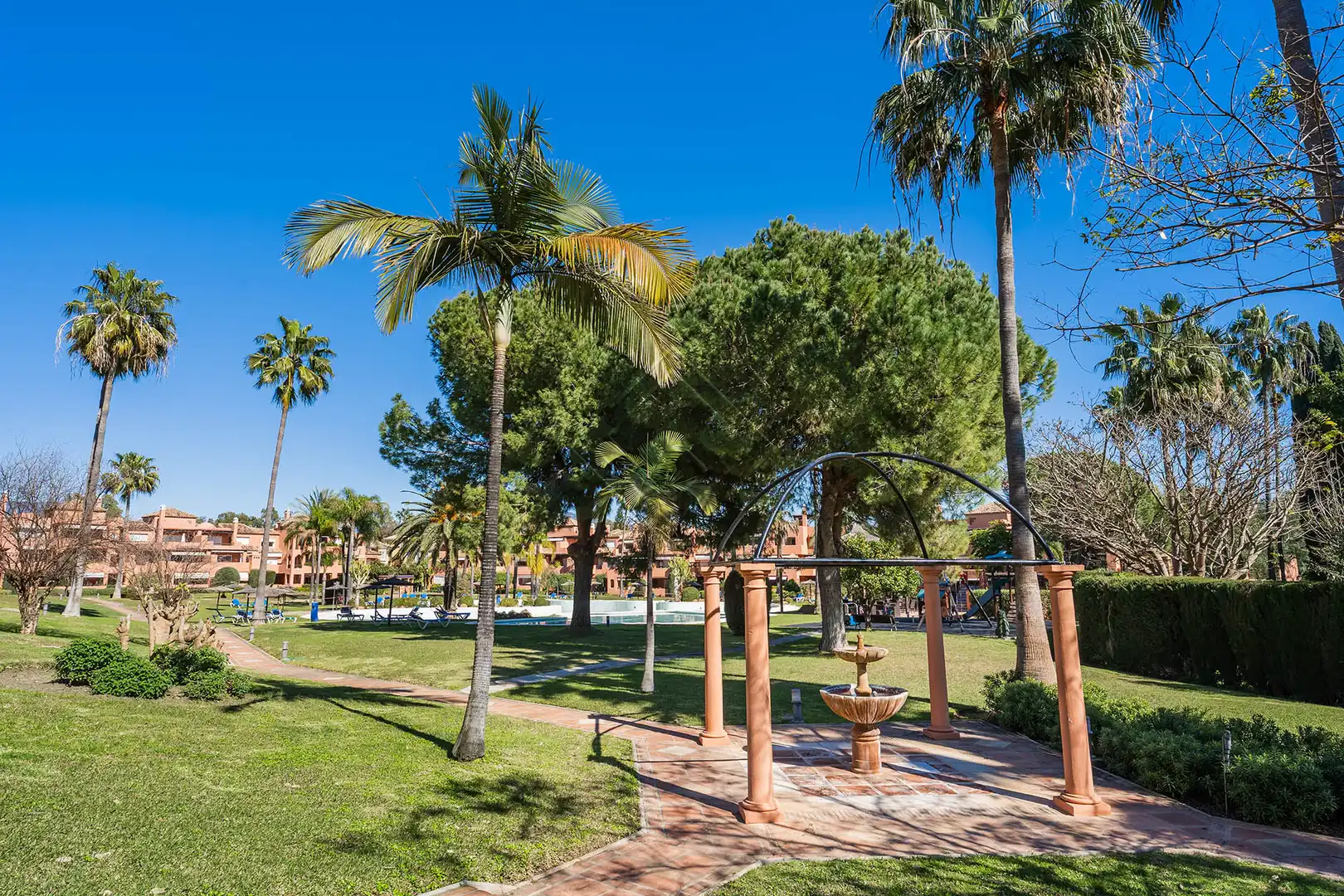 Jardí de Àtic en venda en Estepona amb Aire condicionat, Terrassa i Moblat