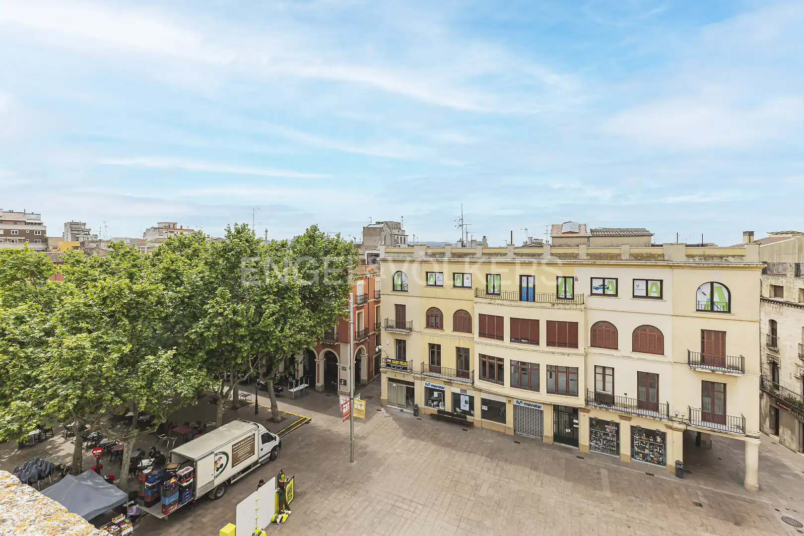 Vista exterior de Edifici en venda en Vilafranca del Penedès