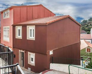 Vista exterior de Casa adosada en venda en Carnota amb Jardí privat, Terrassa i Traster