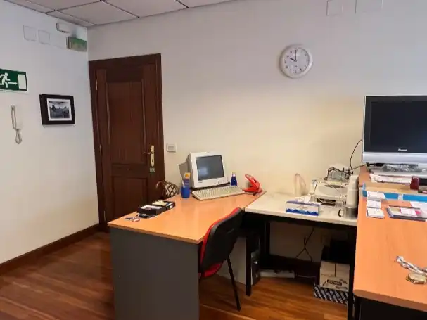 Oficina de alquiler en Leioa con Amueblado