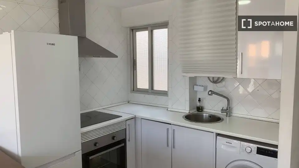 Kitchen of Flat for rent in Valencia  with Air Conditioner, Heating and Furnished