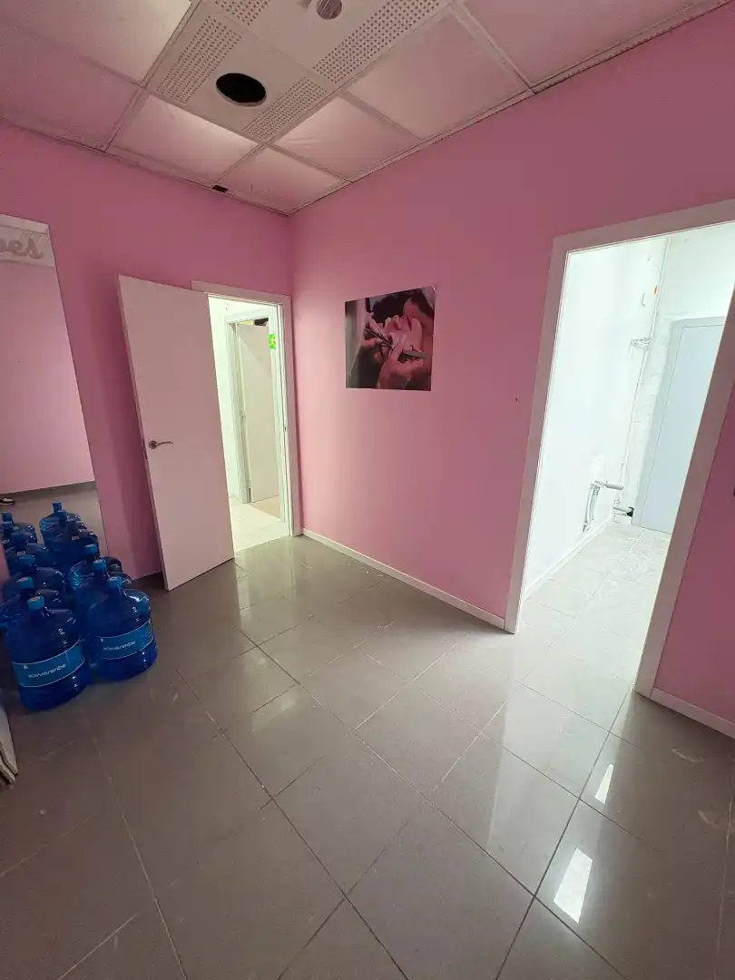Commercial properties for rent in Girona  with Air Conditioner and Parquet flooring