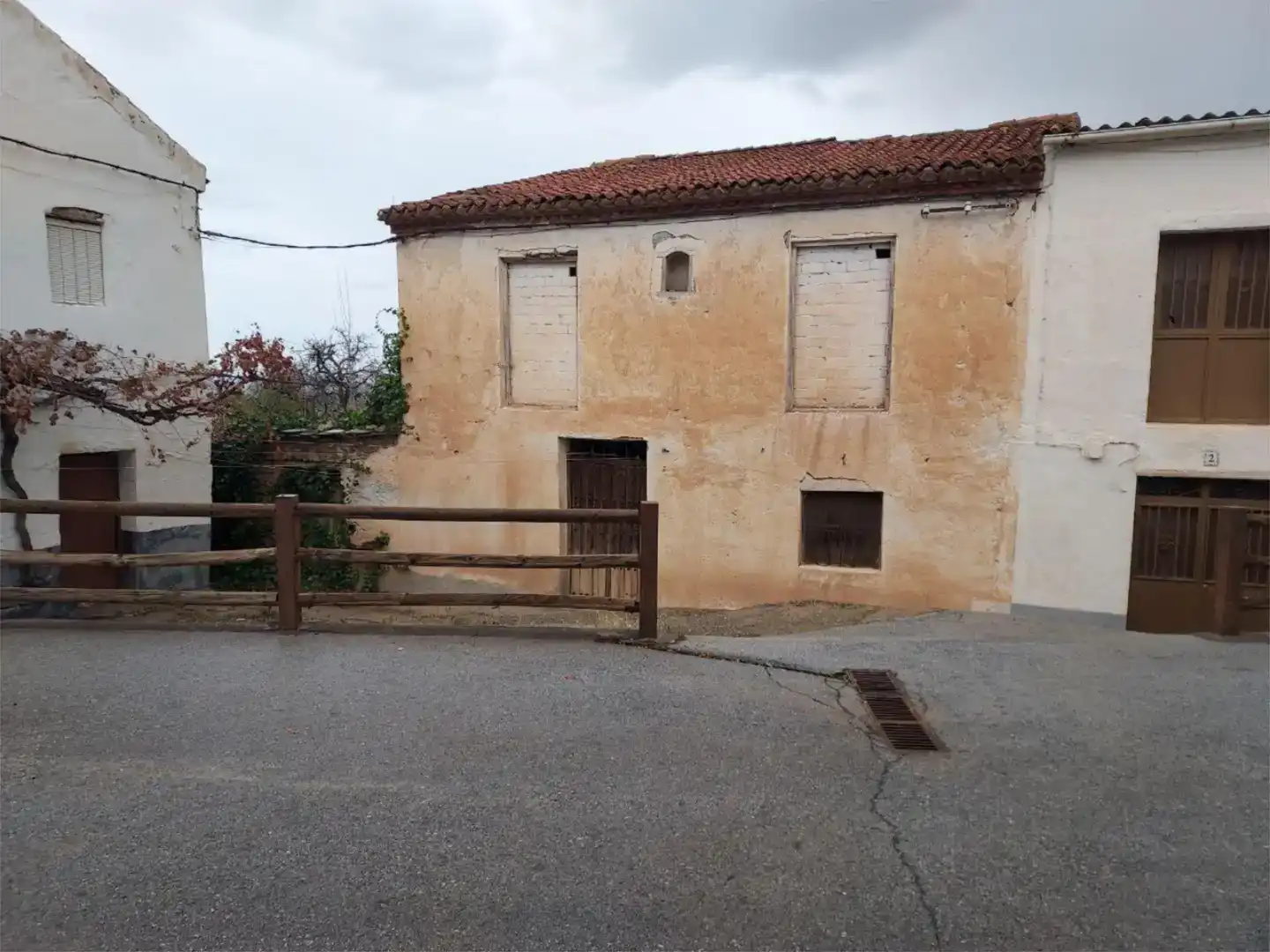Vista exterior de Casa adosada en venda en Aldeire