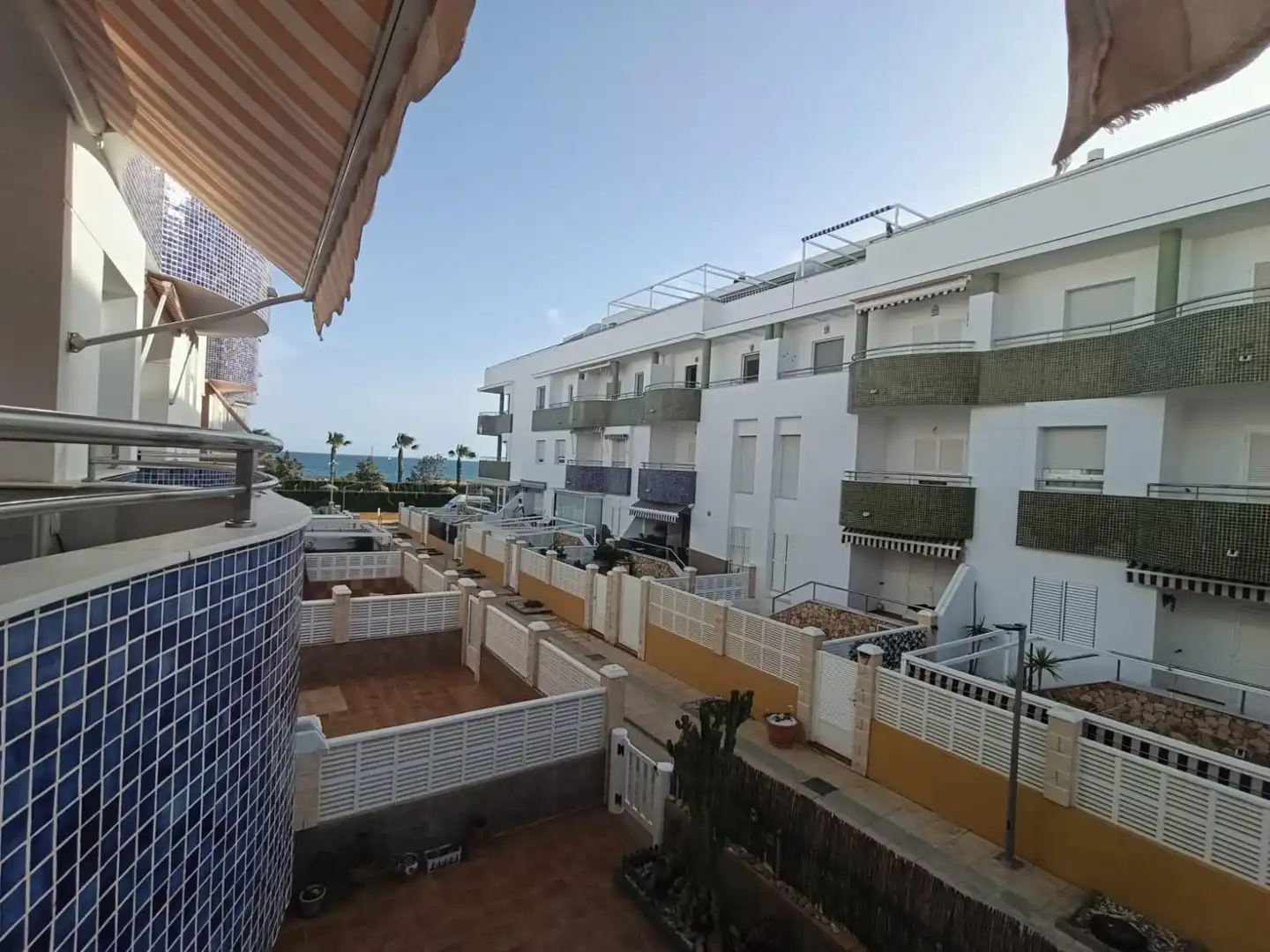 Vista exterior de Pis de lloguer en El Ejido amb Aire condicionat, Moblat i Balcó