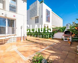 Vista exterior de Casa o xalet de lloguer en Santa Susanna amb Jardí privat, Terrassa i Traster
